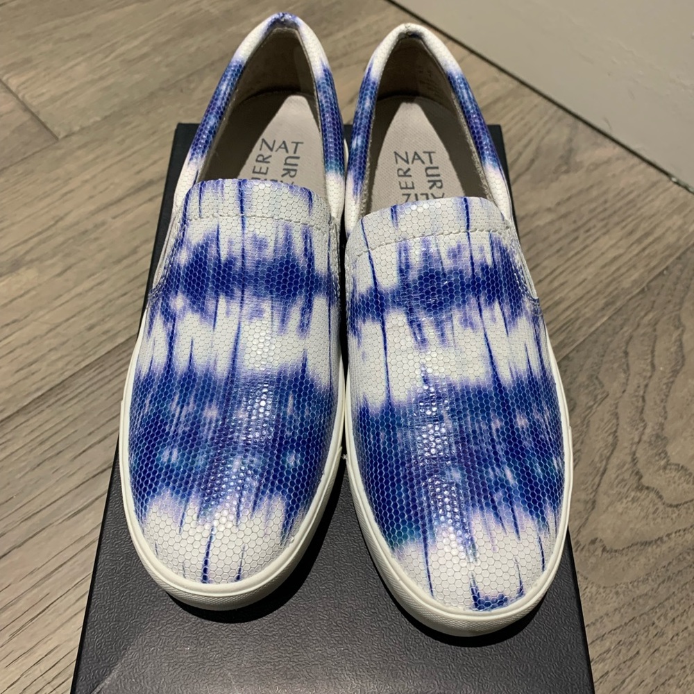 Naturalizer Aileen tie dye size 7